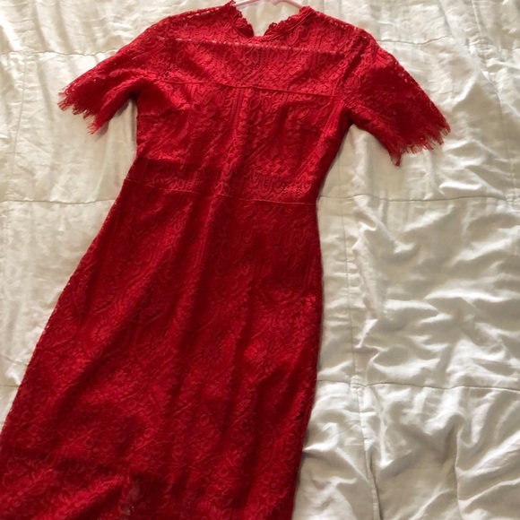 Lulu’s classic red midi dress. - Picture 2 of 8